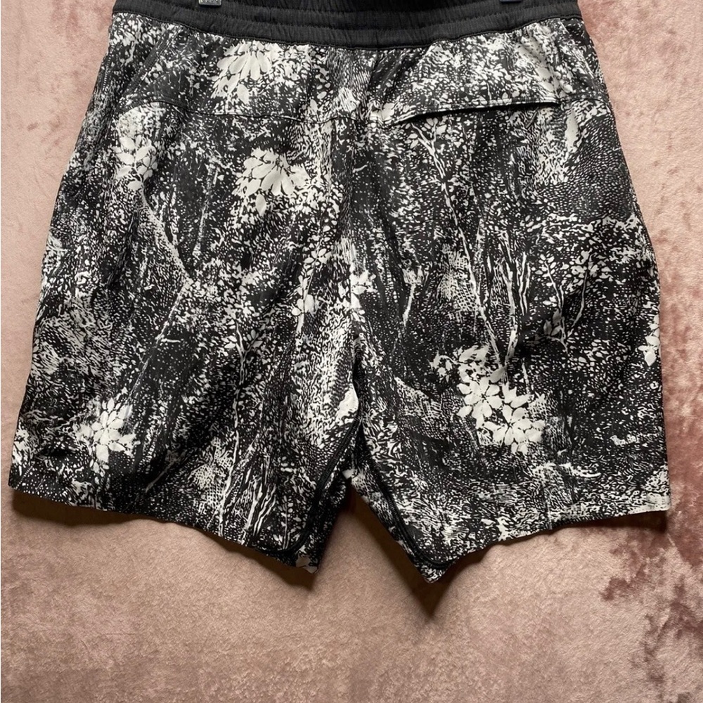 NWOT - Lululemon Channel Cross Short *7" Updated Wildwood Multi Black | SIZE: M - Picture 5 of 7